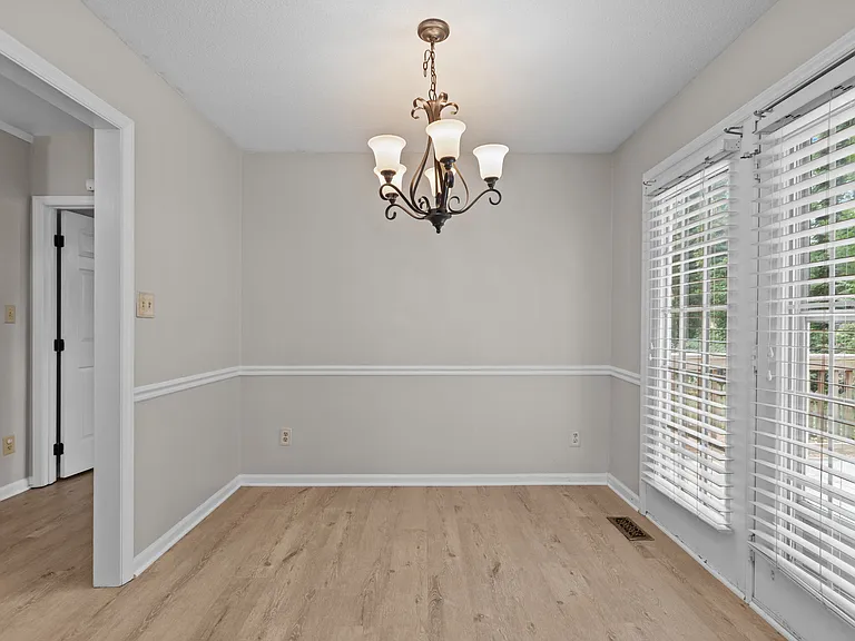 4504 Liverpool Ln — Photo 20