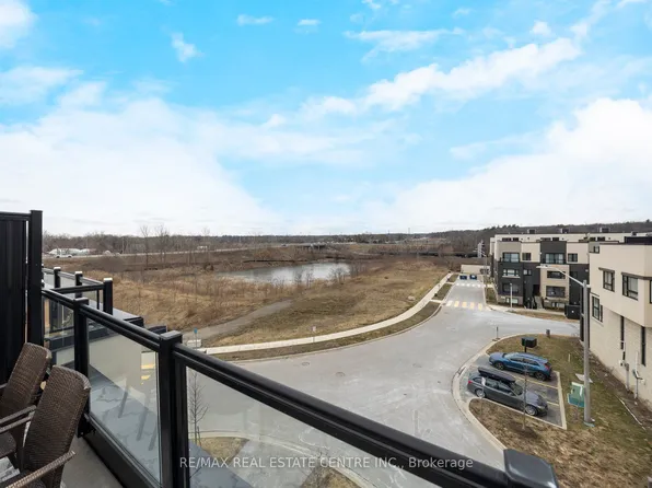 1121 Cooke Blvd #28, Burlington, ON L7T 0C3