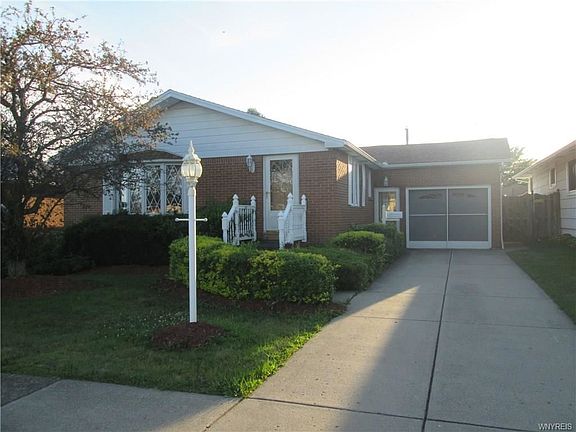 2nd image of 13 Rosemead Ln