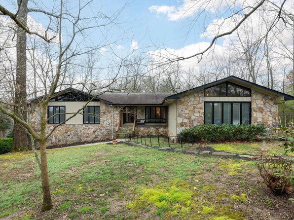 207 Red Wood Rd
