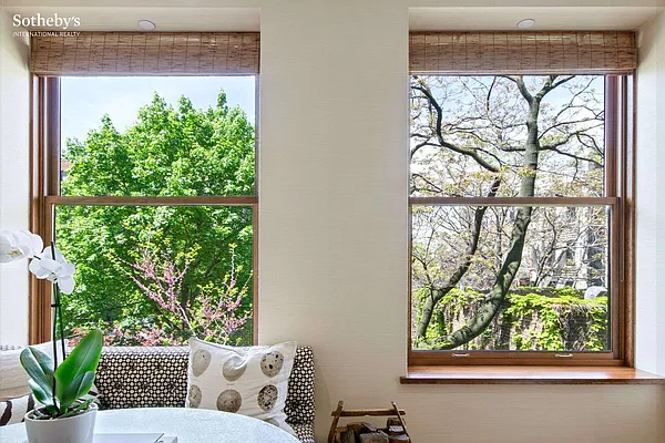 Sold by Sotheby's International Realty | media 2