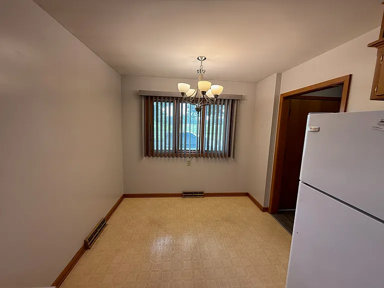 1322 S 32nd St — Photo 15