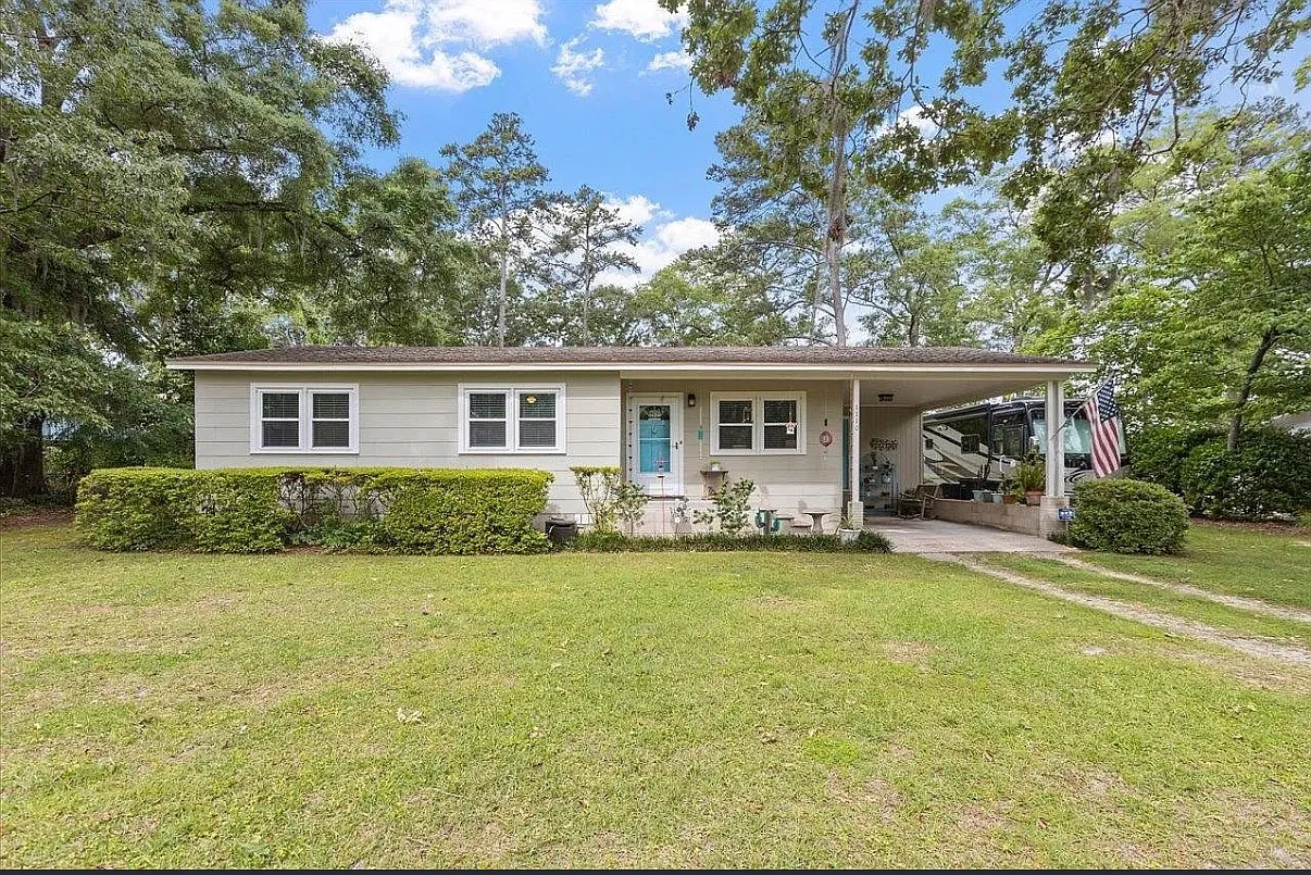 3 bed, 1164 sqft, $1,600 — Photo 1