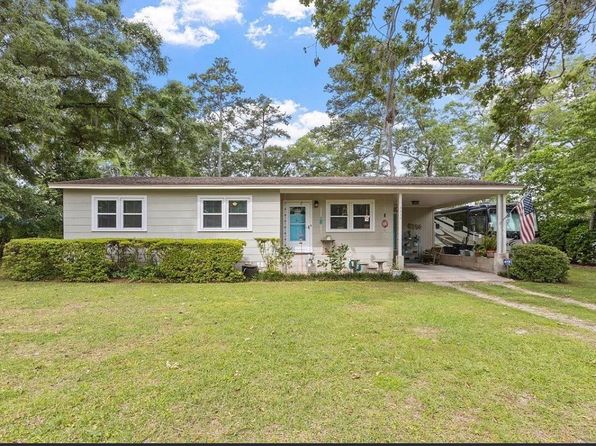 1110 Carrin Dr