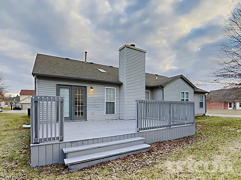 910 Claiborne Ln — Photo 17