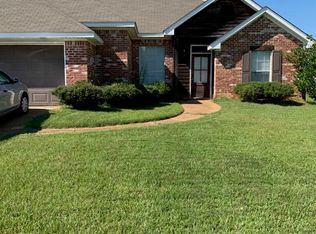 1111 Spanish Oak Dr, Pearl, MS 39208