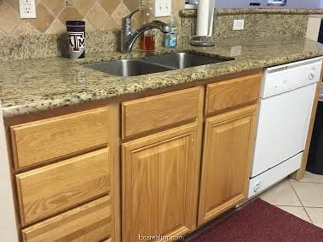 3 bed, 1278 sqft, $1,595 — Photo 2