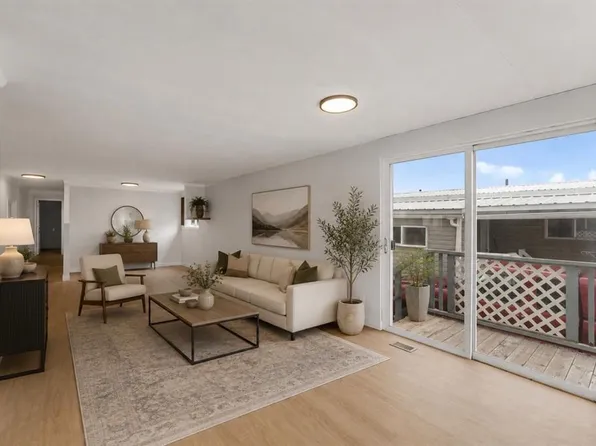 3223 83rd St NW #433, Calgary, AB T3B 5N1