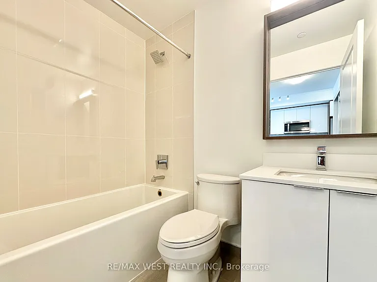 543 Richmond St W #808 — Photo 8