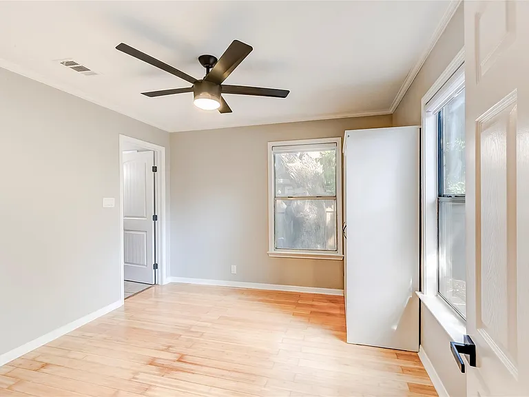 74 Julius St — Photo 15