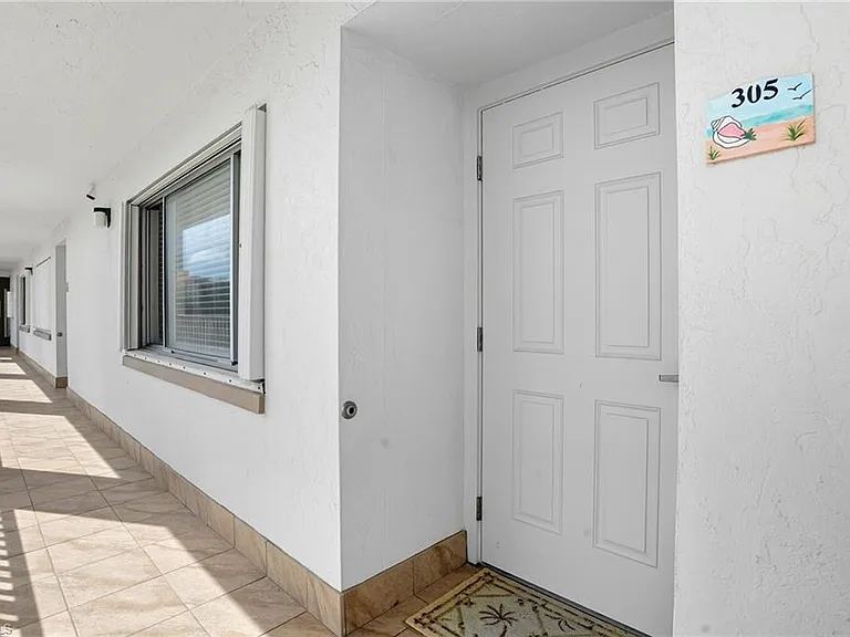 25900 Hickory Blvd #305 — Photo 17