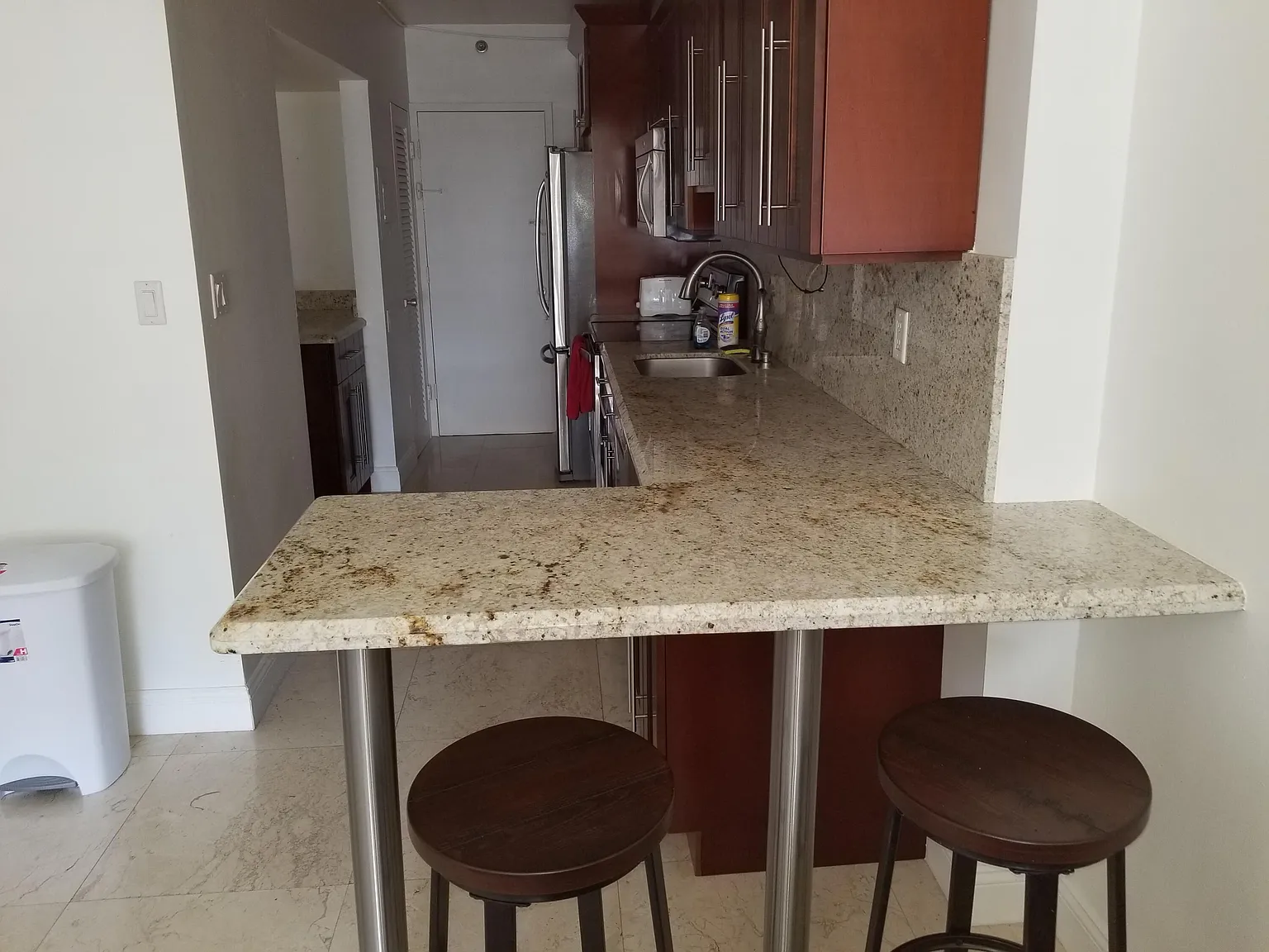 The Decoplage Condominium — Photo 3