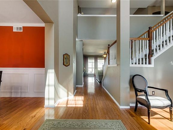2nd image of 5541 Thornberry Dr
