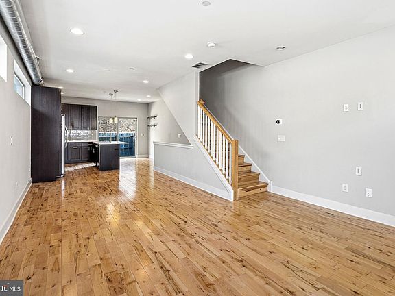 5th image of 2201 E Susquehanna Ave