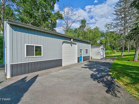 5th image of 2662 Lake Ariel Hwy