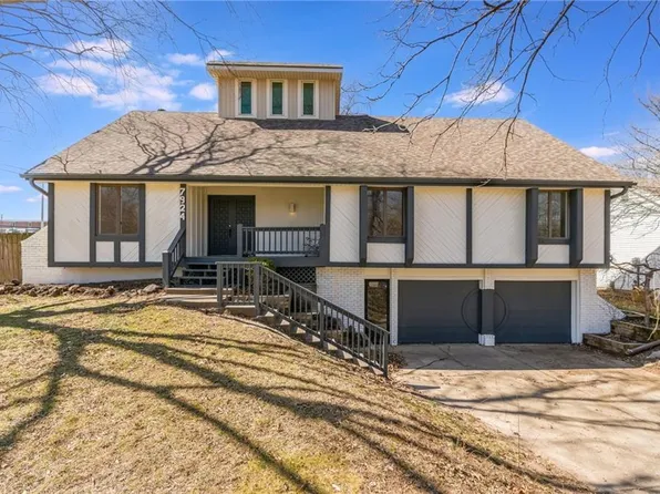 7924 N Troost Ave, Gladstone, MO 64118