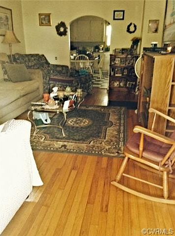 2nd image of 400 Smithfield Ave