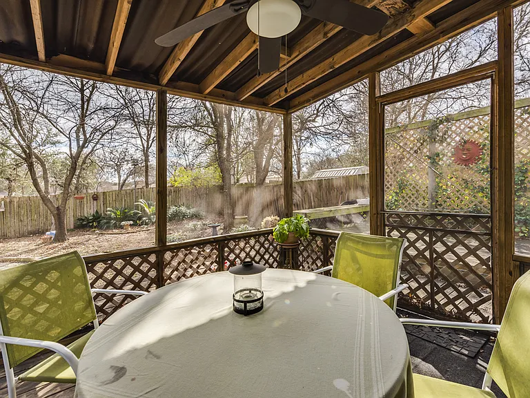 8309 Horton Trl — Photo 16