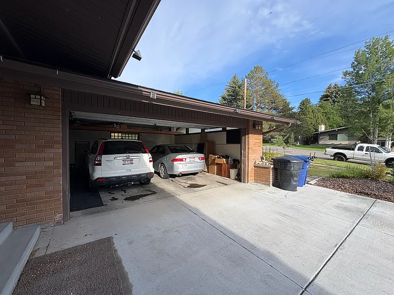 321 E 3 S — Photo 14