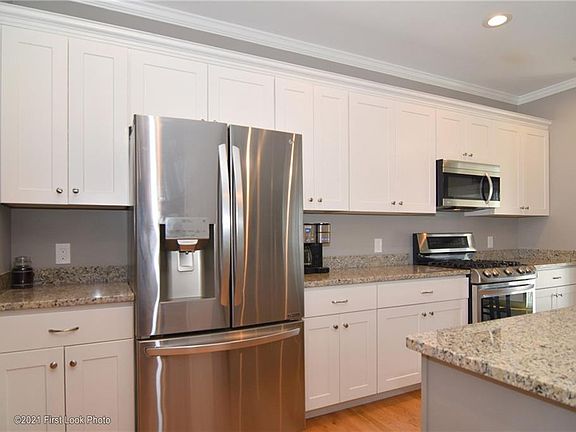 3rd image of 23 Ironwood Dr