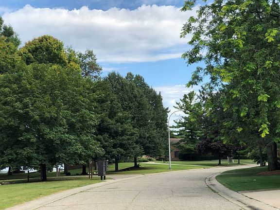 5th image of 8327 Lake Pine Dr