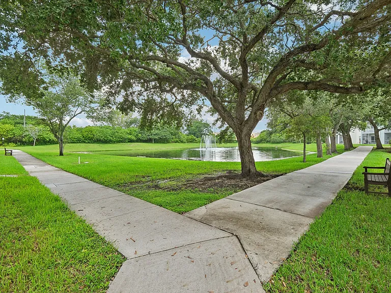 Waterview Rental — Photo 11