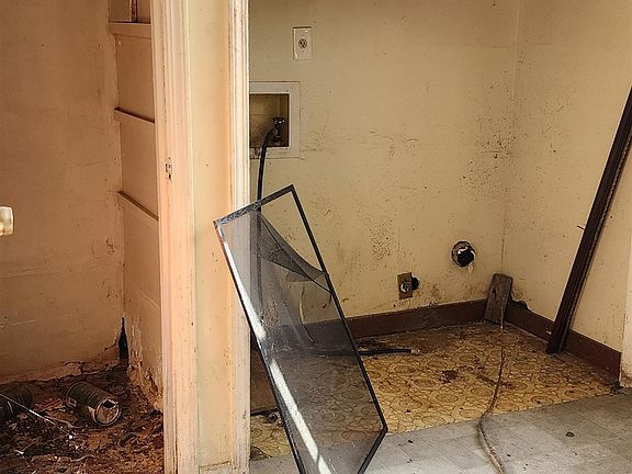 3rd image of 829 Brandywine Blvd