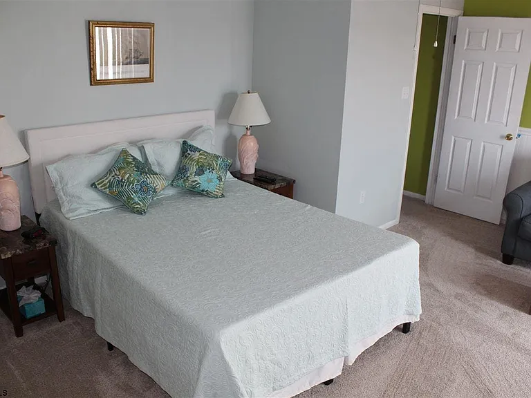 1101 E Shore Dr #C — Photo 11