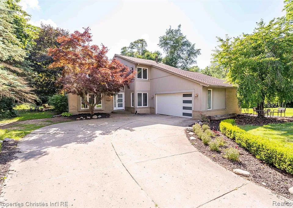 2766 Acorn Rd