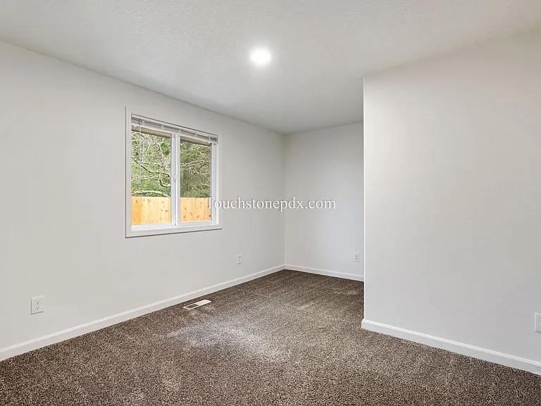 20160 Quinalt Dr — Photo 21