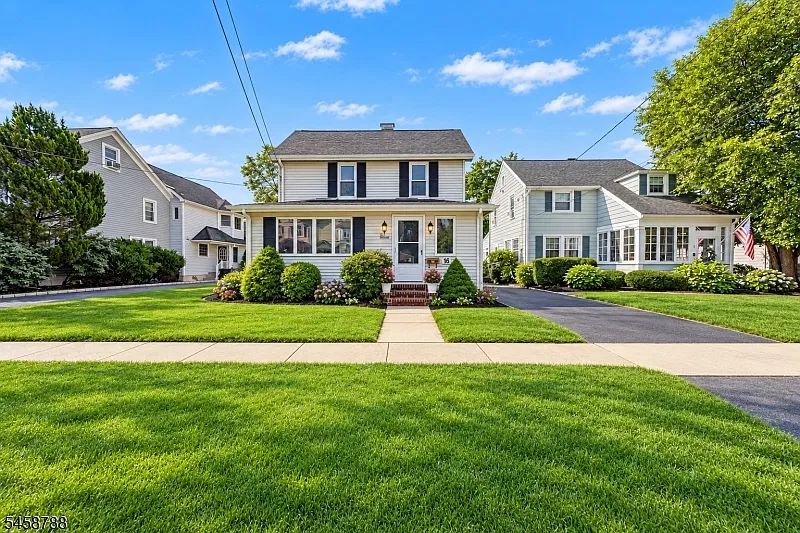 4 bed, 2.0 bath, $4,100 — Photo 2