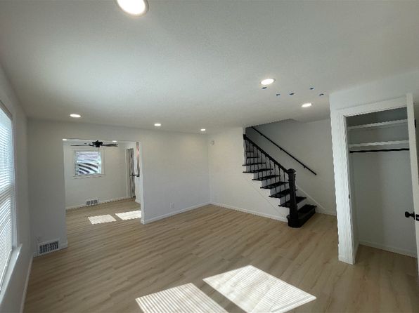 423 Harter Ave NW #423