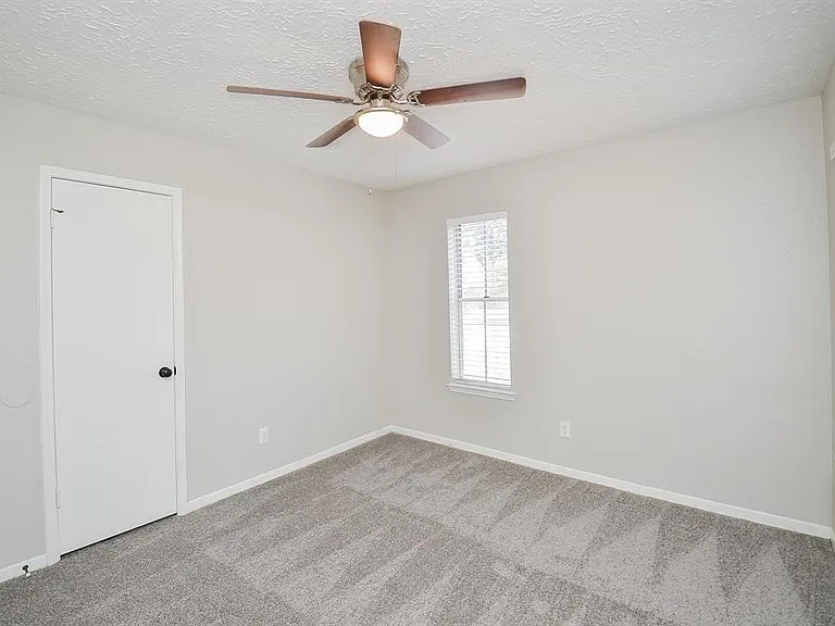 22118 Fincastle Dr — Photo 26