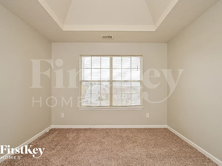 161 Titan Rd — Photo 11