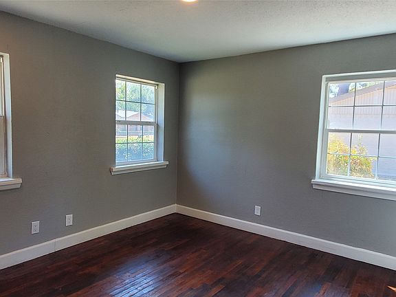 5th image of 935 Powell Rd