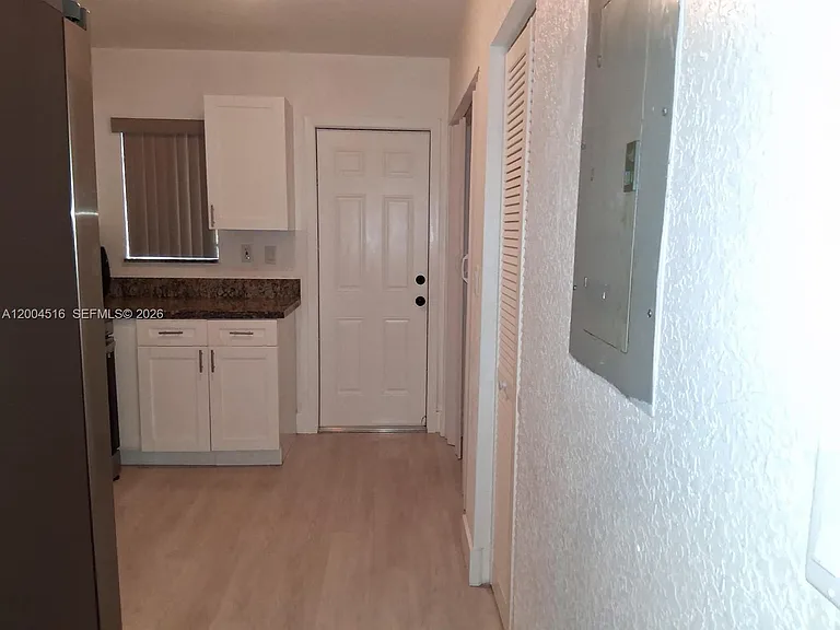 18330 SW 102nd Pl — Photo 4