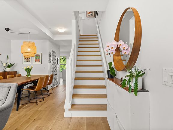 3rd image of 307 E 15th St #3