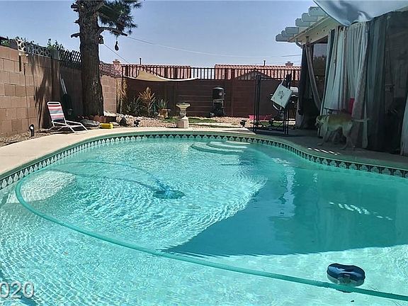 4th image of 726 Cozy Canyon Dr