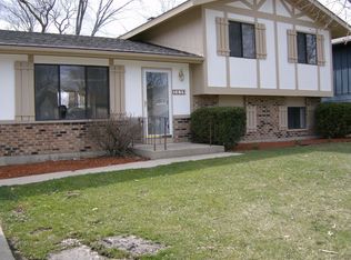 305 N Bromley Dr, McHenry, IL 60050