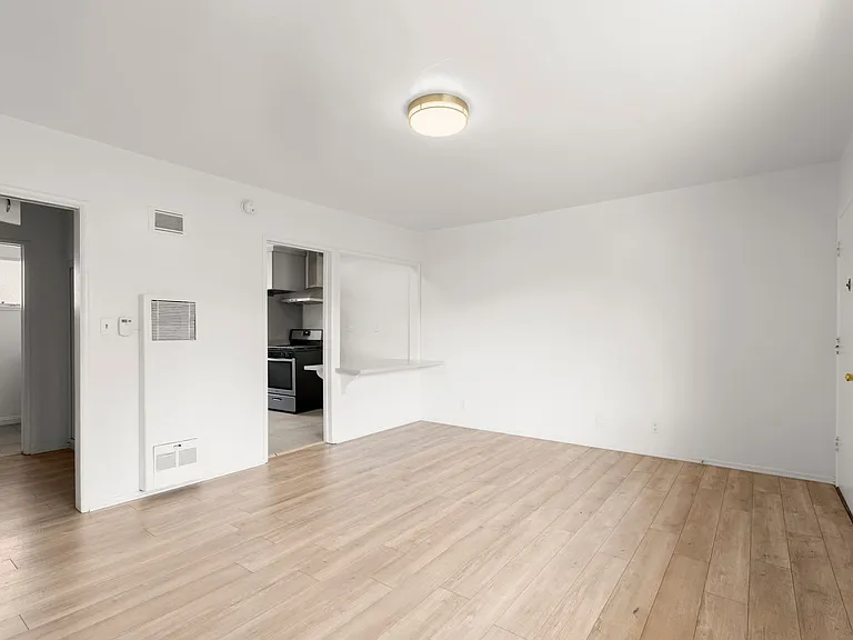 Newly Remodeled Apartments in the Heart of LA — Photo 9