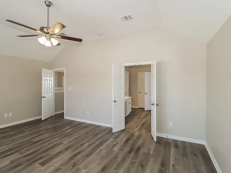 539 W Metcalfe St — Photo 14