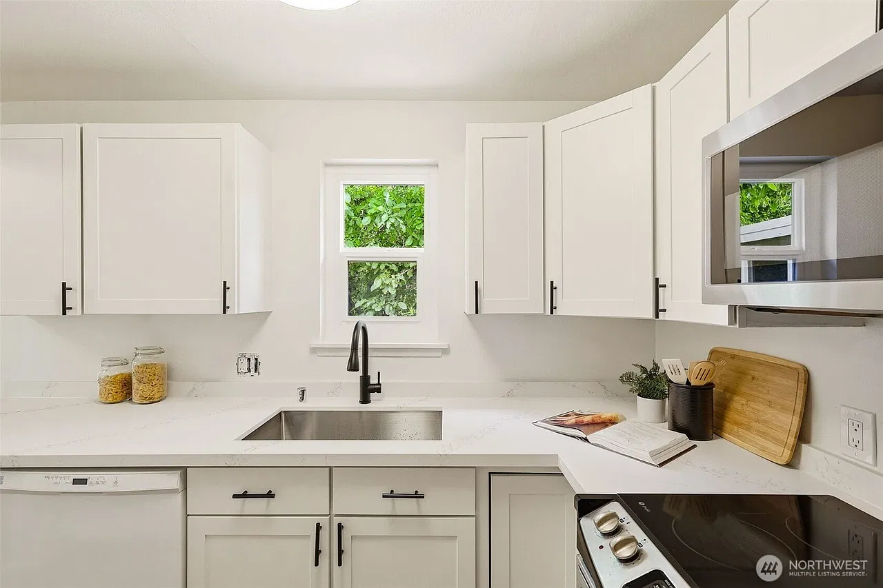 5 bed, 1500 sqft, $700 — Photo 3