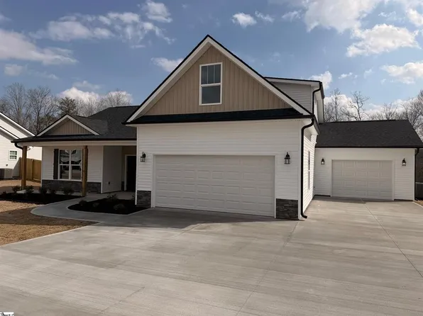 209 Old Glory Ct, Pickens, SC 29671