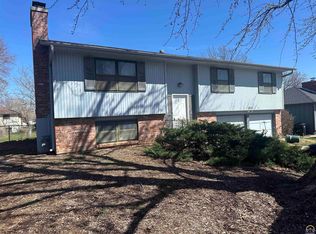 6530 SW 27th St, Topeka, KS 66614