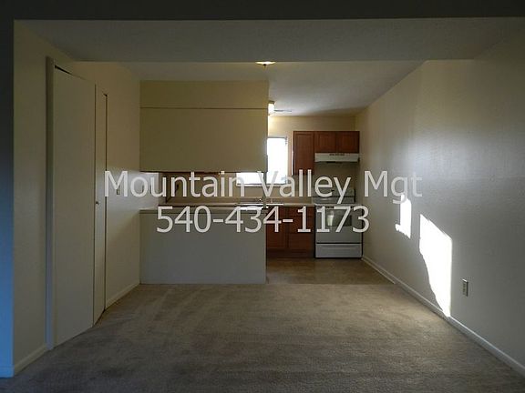 4th image of 7 Holly Ct APT A