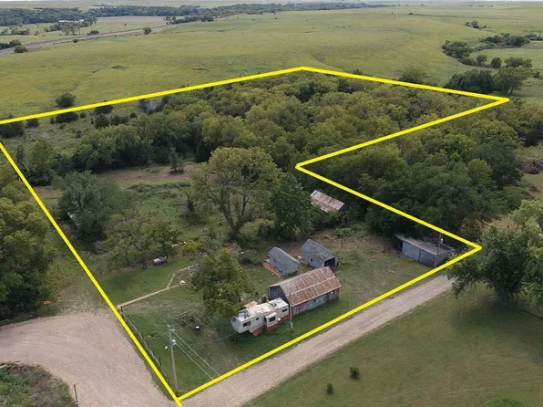 101 Evans St, Matfield Green, KS 66862