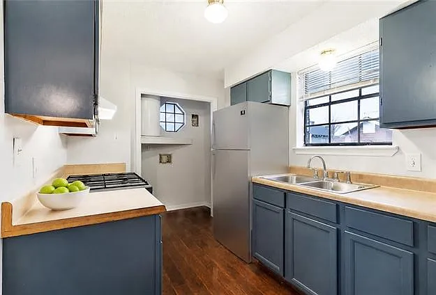 2 bed, 1.0 bath, 1000 sqft, $1,250 — Photo 4