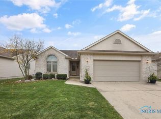 6937 Nightingale Dr, Holland, OH 43528