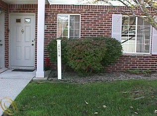 2878 Tall Oaks Ct APT 16, Auburn Hills, MI 48326