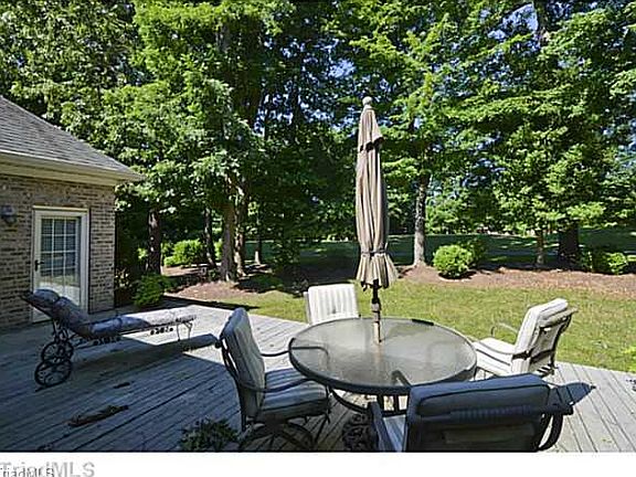 3rd image of 703 N Glendevon Ct